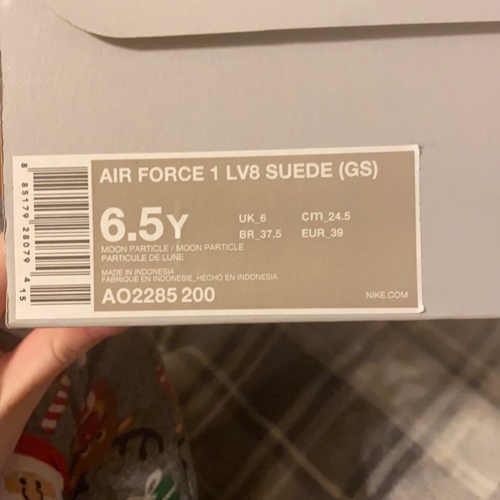 Air Force 1 LV8 suede